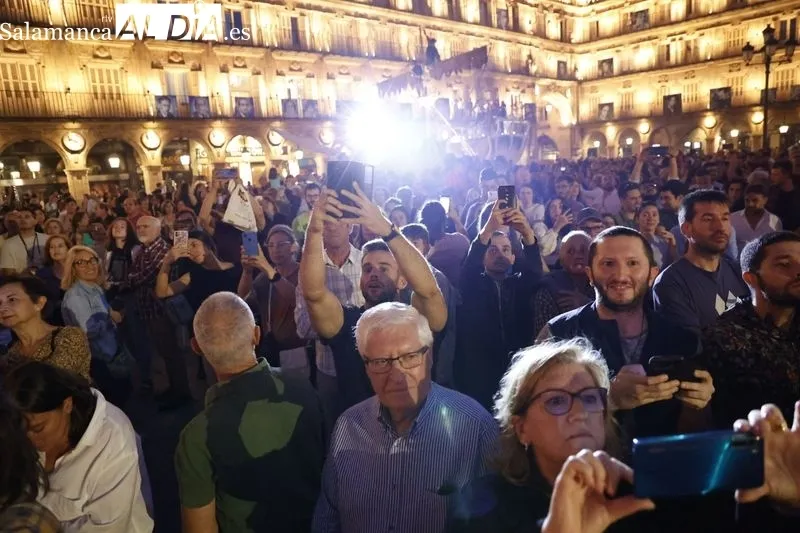 Espectáculo 'The Whale Street' en la Plaza Mayor de Salamanca. Fotos: David Sañudo