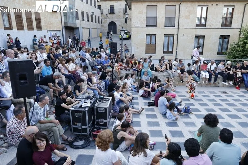 Foto 4 - Gran tarde de m&uacute;sica en la Cueva de Salamanca con el concierto de Fet&eacute;n Fet&eacute;n 