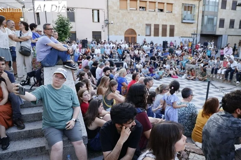 Foto 13 - Gran tarde de m&uacute;sica en la Cueva de Salamanca con el concierto de Fet&eacute;n Fet&eacute;n 