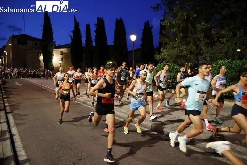 Foto 16 - Las calles de la ciudad disfrutan de la carrera nocturna de Salamanca a Tope