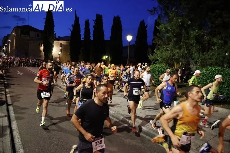 Foto 18 - Las calles de la ciudad disfrutan de la carrera nocturna de Salamanca a Tope