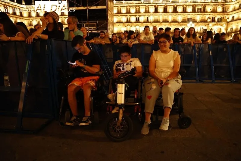 Foto 13 - Sof&iacute;a Ellar hace vibrar a Salamanca con una Plaza Mayor abarrotada