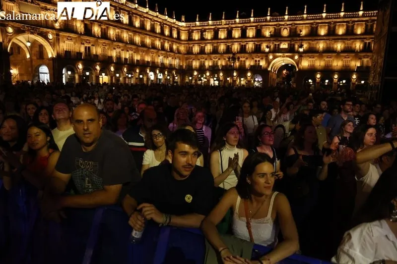 Foto 34 - Sof&iacute;a Ellar hace vibrar a Salamanca con una Plaza Mayor abarrotada