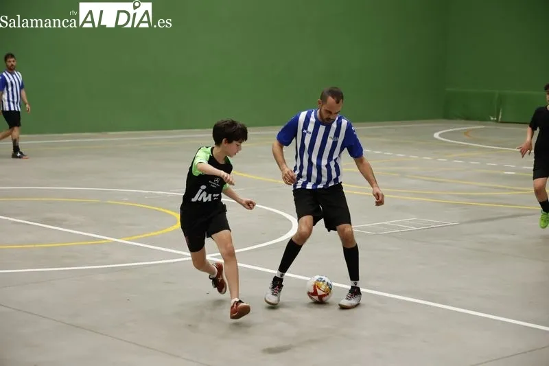 Foto 2 - Mucha calidad en el II Torneo Solidario F&uacute;tbol Sala Llenando Escuela