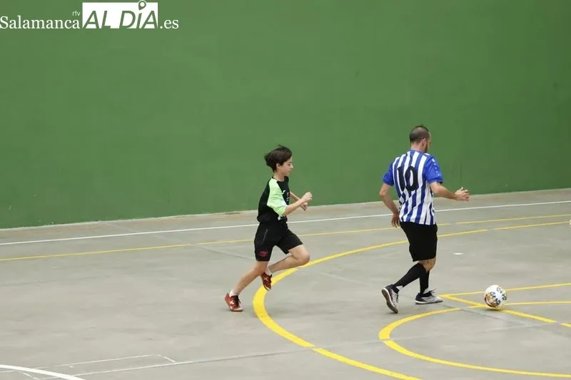 Foto 5 - Mucha calidad en el II Torneo Solidario F&uacute;tbol Sala Llenando Escuela