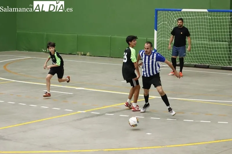 Foto 7 - Mucha calidad en el II Torneo Solidario F&uacute;tbol Sala Llenando Escuela
