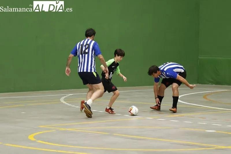 Foto 12 - Mucha calidad en el II Torneo Solidario F&uacute;tbol Sala Llenando Escuela