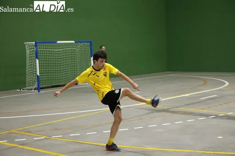 Foto 18 - Mucha calidad en el II Torneo Solidario F&uacute;tbol Sala Llenando Escuela