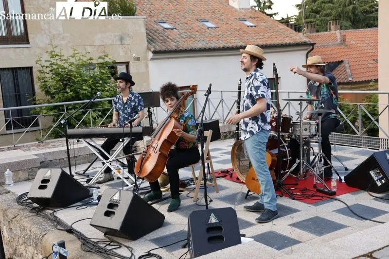 Foto 12 - La m&uacute;sica de Luca Frasca y Marina Sor&iacute;n llega a la Cueva de Salamanca