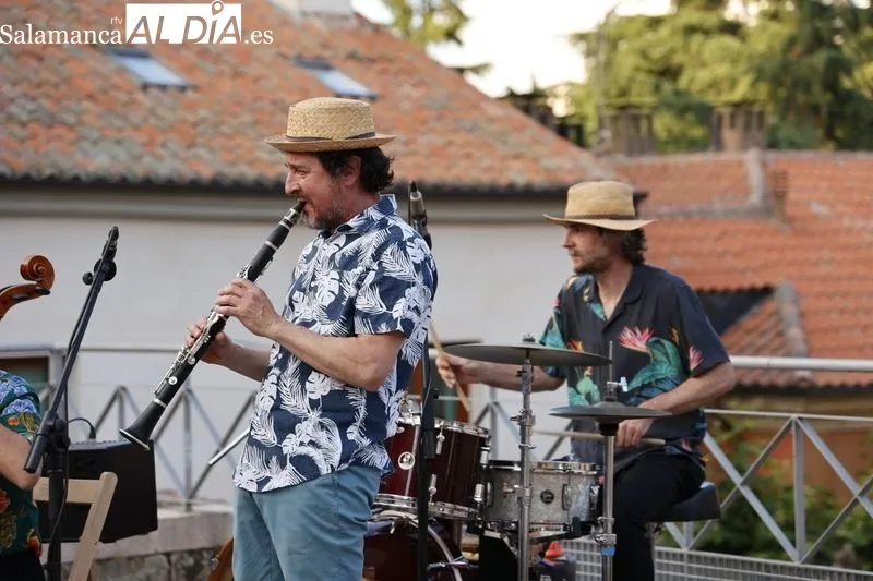 Foto 15 - La m&uacute;sica de Luca Frasca y Marina Sor&iacute;n llega a la Cueva de Salamanca