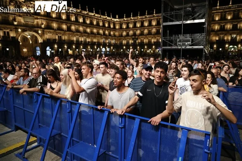 Foto 3 - Lleno en la Plaza Mayor para saltar con la m&uacute;sica electr&oacute;nica de Yves V y Brian Cross