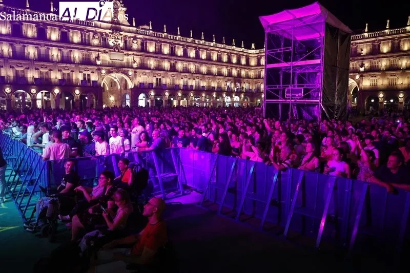 Foto 23 - Lleno en la Plaza Mayor para saltar con la m&uacute;sica electr&oacute;nica de Yves V y Brian Cross