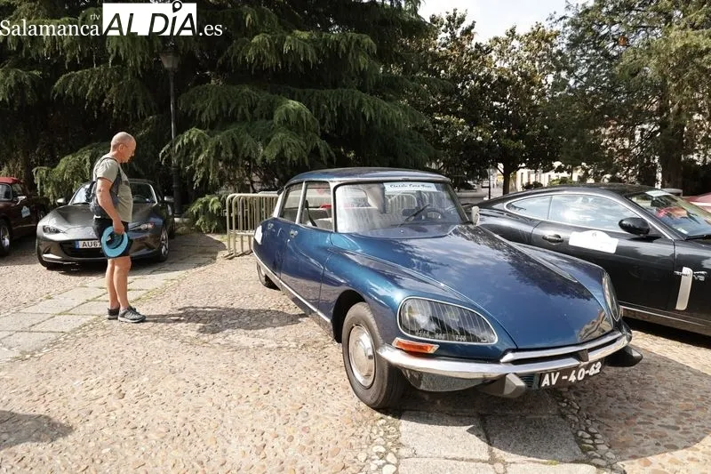 Foto 4 - 35 veh&iacute;culos del Classic Cars Tour visitan Salamanca