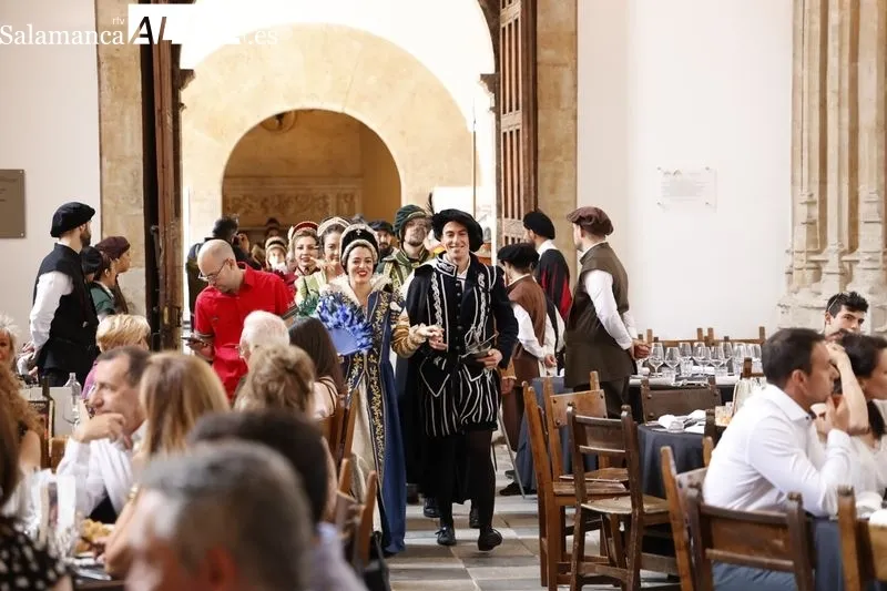 Foto 20 - 120 comensales disfrutan de la simulaci&oacute;n del banquete de bodas de Felipe II y Mar&iacute;a Manuela de Portugal