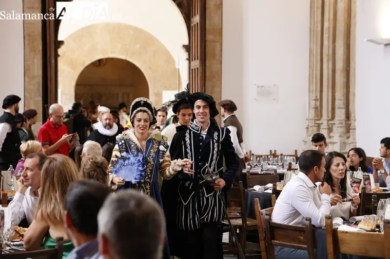 Foto 21 - 120 comensales disfrutan de la simulaci&oacute;n del banquete de bodas de Felipe II y Mar&iacute;a Manuela de Portugal