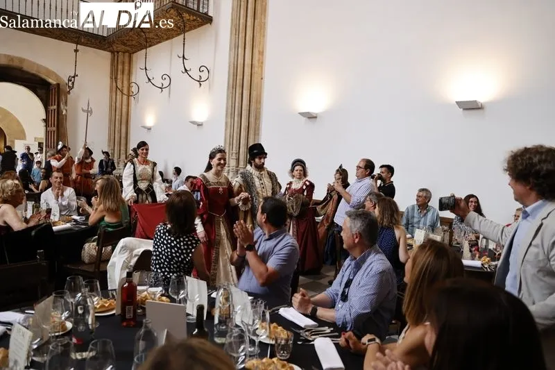 Foto 28 - 120 comensales disfrutan de la simulaci&oacute;n del banquete de bodas de Felipe II y Mar&iacute;a Manuela de Portugal