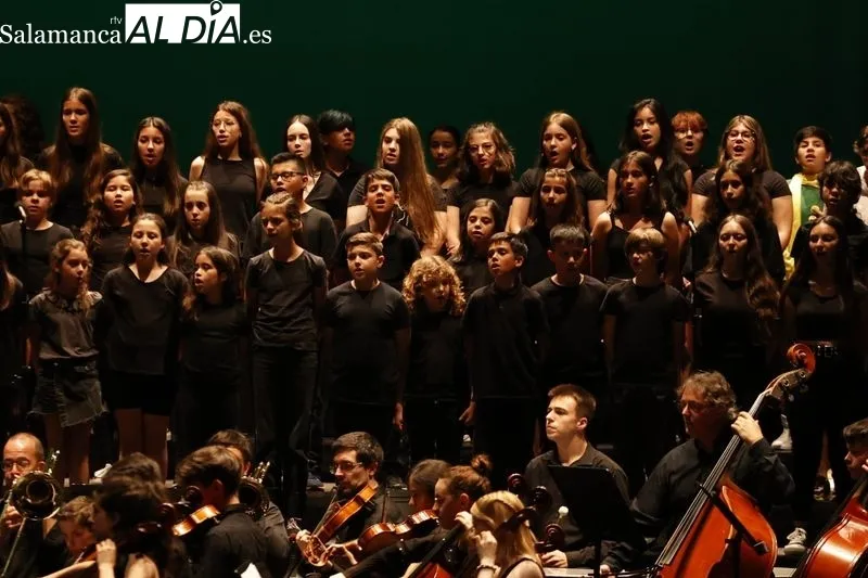 Foto 30 - El CAEM acoge un musical escolar con el acompa&ntilde;amiento de la Joven Orquesta Sinf&oacute;nica de Castilla y Le&oacute;n