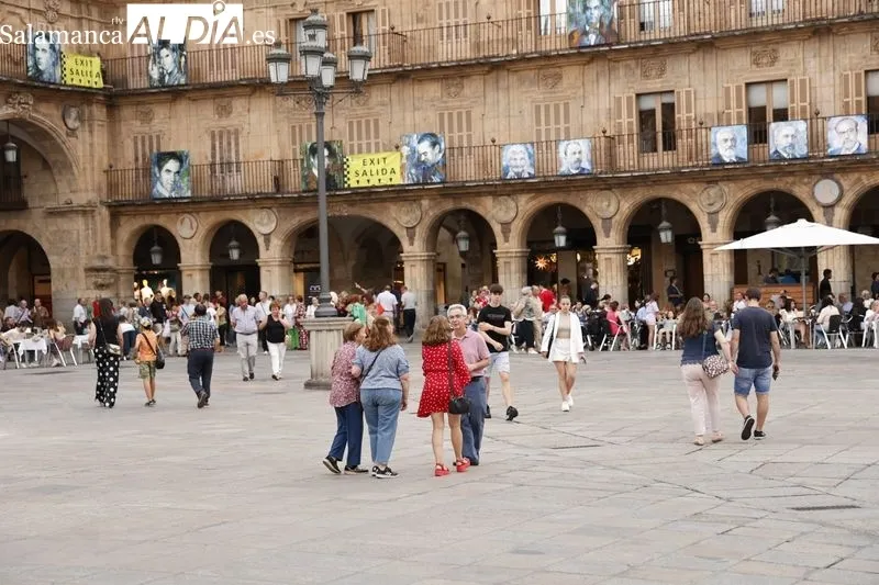 Foto 33 - Gran ambiente en el centro de la ciudad en un domingo muy tur&iacute;stico
