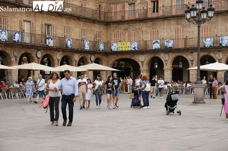 Foto 35 - Gran ambiente en el centro de la ciudad en un domingo muy tur&iacute;stico