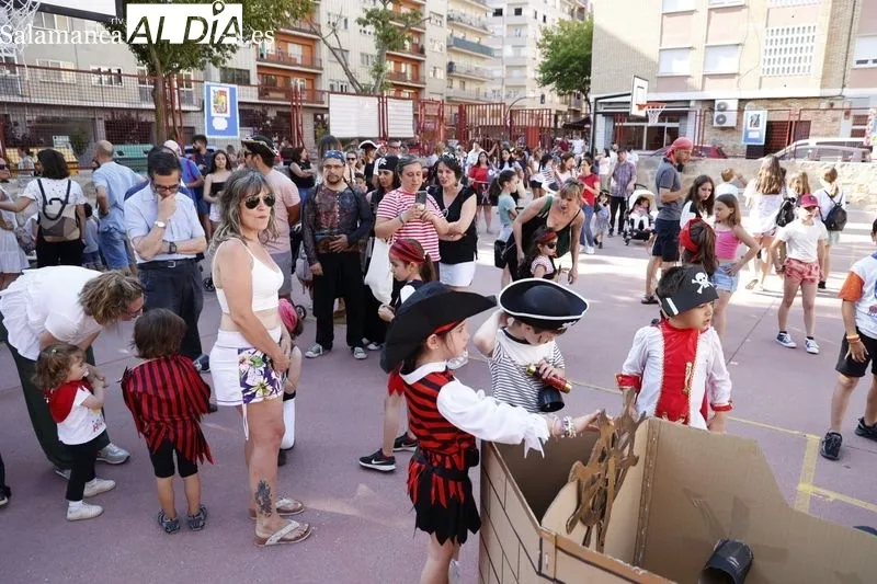 Foto 11 - El CEIP Padre Manj&oacute;n se disfraza para marcharse de vacaciones