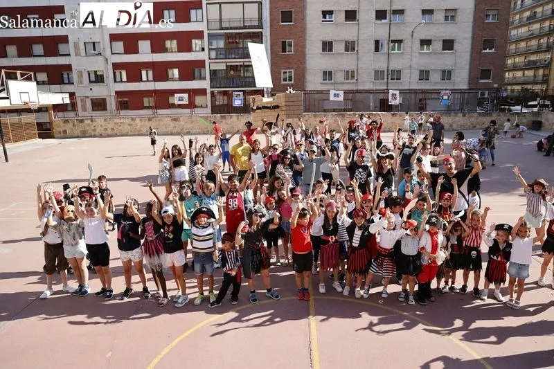 Foto 13 - El CEIP Padre Manj&oacute;n se disfraza para marcharse de vacaciones