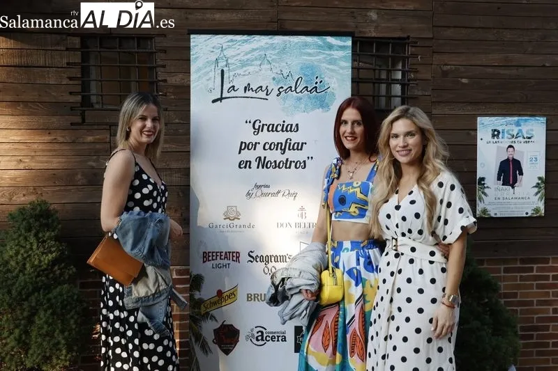 Foto 2 - Buen ambiente en la primera cita del ciclo Risas en Noches de Verano