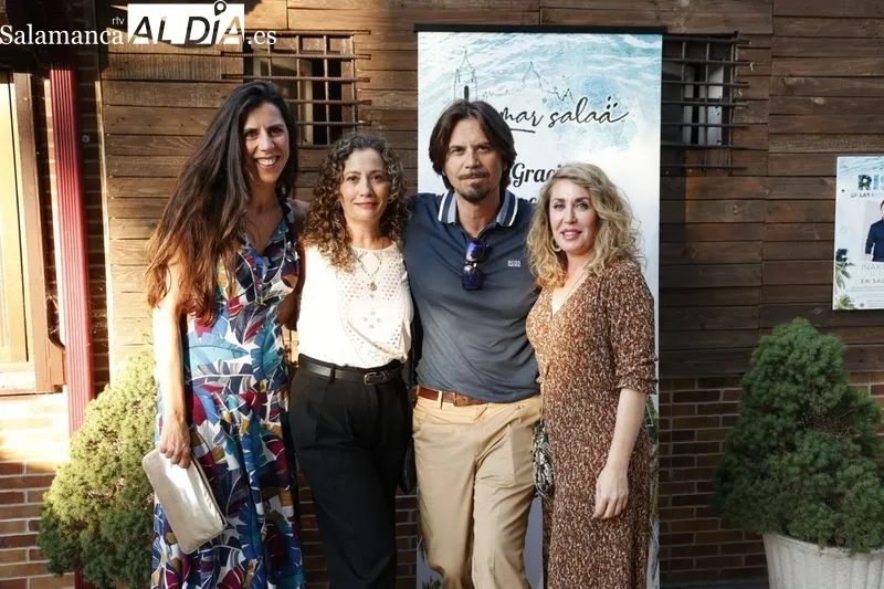Foto 5 - Buen ambiente en la primera cita del ciclo Risas en Noches de Verano