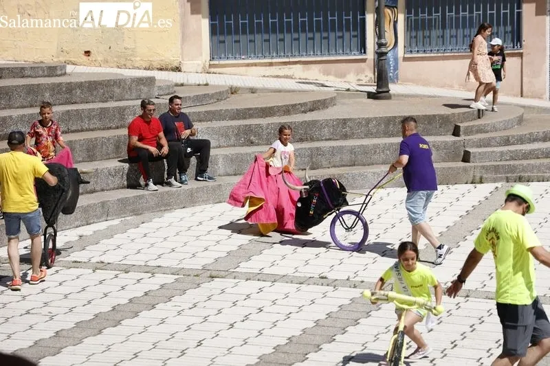 Foto 3 - Encierro infantil para comenzar el s&aacute;bado festivo en Pizarrales