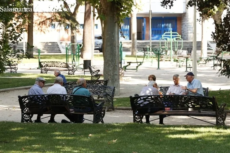 Foto 3 - La ola de calor 'vac&iacute;a' el centro de Salamanca... y otros se refugian a la sombra