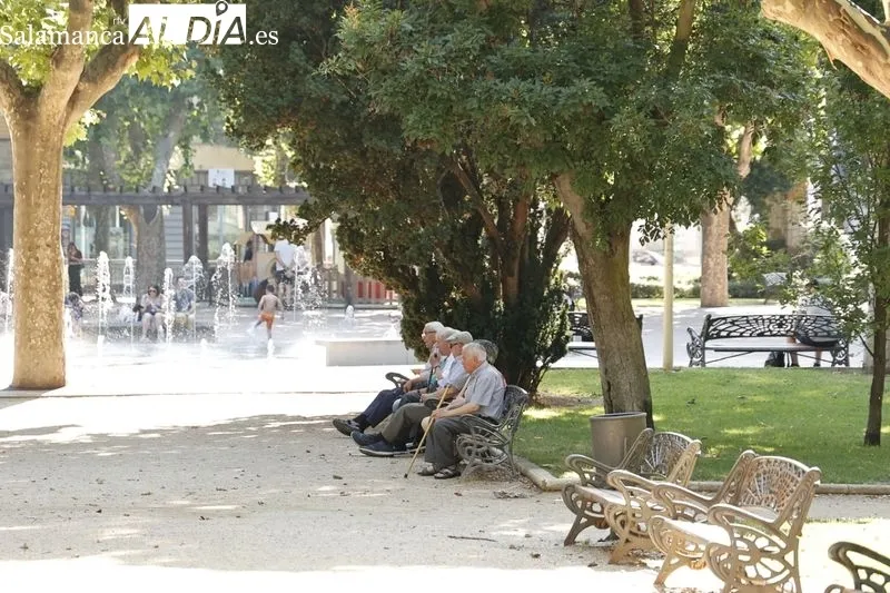 Foto 6 - La ola de calor 'vac&iacute;a' el centro de Salamanca... y otros se refugian a la sombra