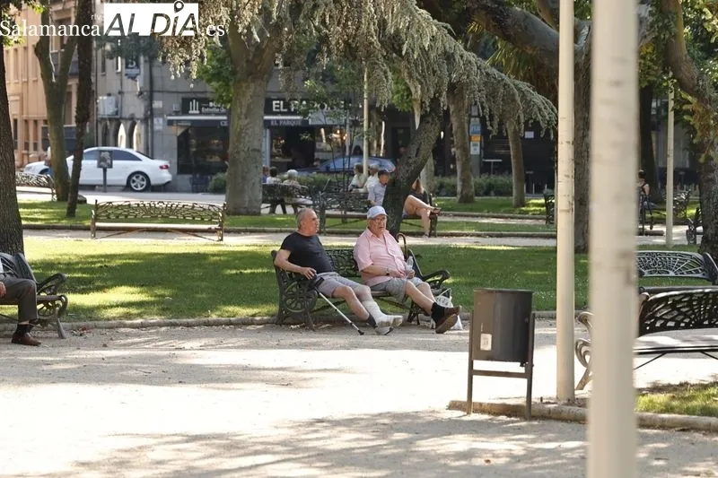 Foto 7 - La ola de calor 'vac&iacute;a' el centro de Salamanca... y otros se refugian a la sombra