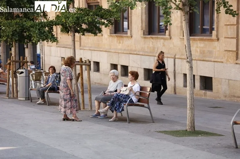 Foto 10 - La ola de calor 'vac&iacute;a' el centro de Salamanca... y otros se refugian a la sombra