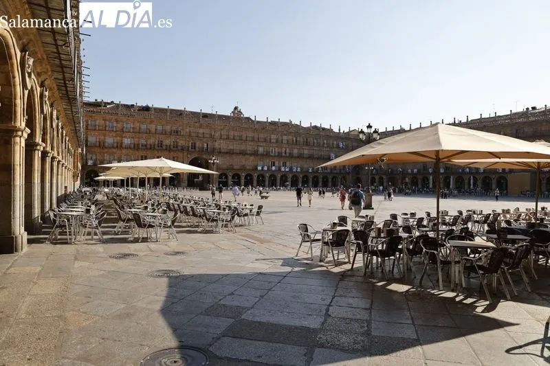 Foto 16 - La ola de calor 'vac&iacute;a' el centro de Salamanca... y otros se refugian a la sombra