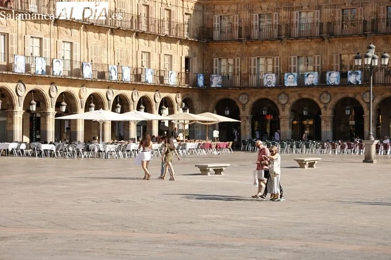 Foto 19 - La ola de calor 'vac&iacute;a' el centro de Salamanca... y otros se refugian a la sombra