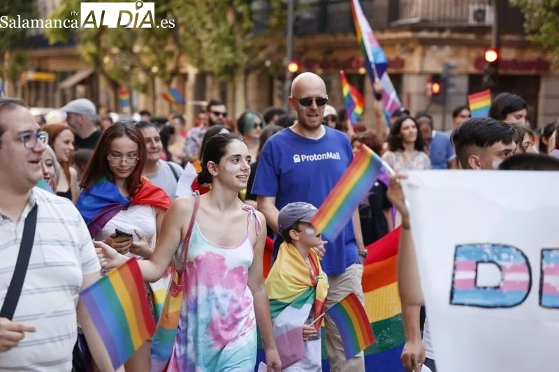 Foto 18 - Manifestaci&oacute;n: la Gran V&iacute;a se llena de banderas LGTBI+