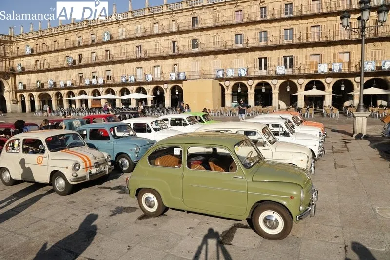 Foto 16 - M&aacute;s de un centenar de Seat 600 invaden la Plaza Mayor