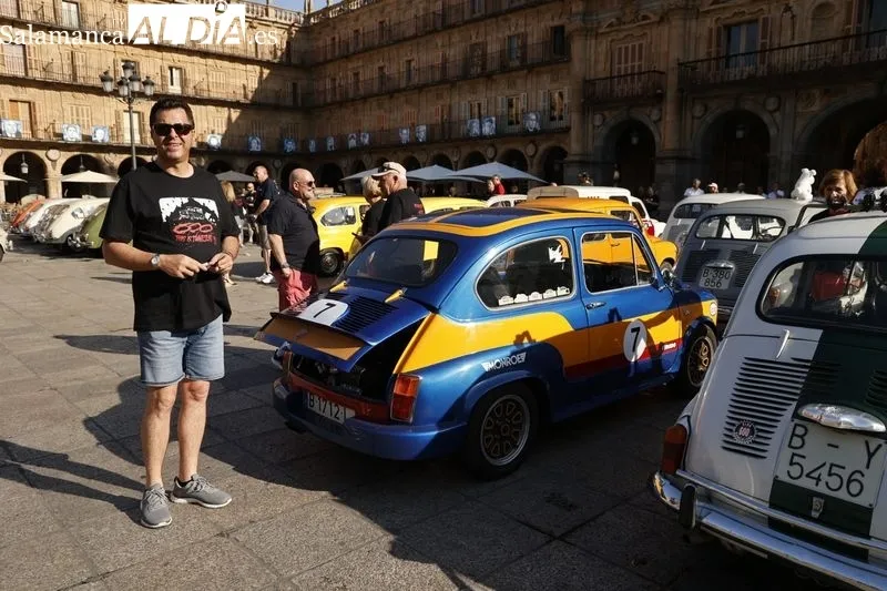 Foto 18 - M&aacute;s de un centenar de Seat 600 invaden la Plaza Mayor