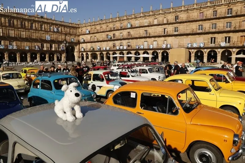 Foto 26 - M&aacute;s de un centenar de Seat 600 invaden la Plaza Mayor