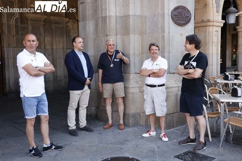 Foto 35 - M&aacute;s de un centenar de Seat 600 invaden la Plaza Mayor