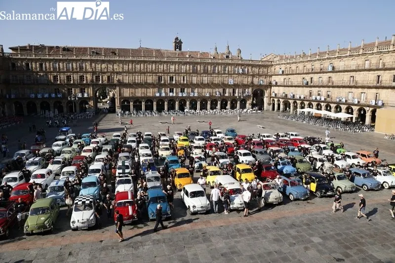 Foto 45 - M&aacute;s de un centenar de Seat 600 invaden la Plaza Mayor
