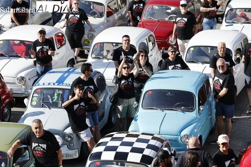 Foto 47 - M&aacute;s de un centenar de Seat 600 invaden la Plaza Mayor