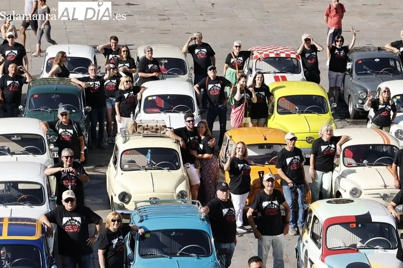 Foto 48 - M&aacute;s de un centenar de Seat 600 invaden la Plaza Mayor