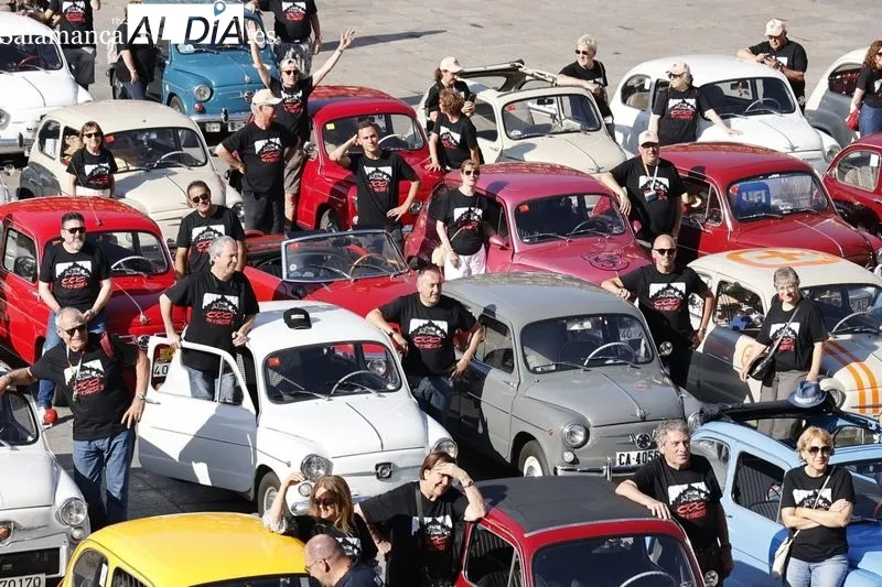 Foto 49 - M&aacute;s de un centenar de Seat 600 invaden la Plaza Mayor