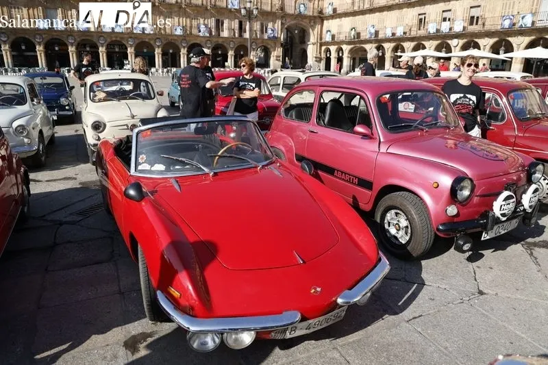 Foto 54 - M&aacute;s de un centenar de Seat 600 invaden la Plaza Mayor