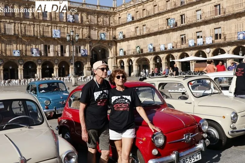 Foto 56 - M&aacute;s de un centenar de Seat 600 invaden la Plaza Mayor