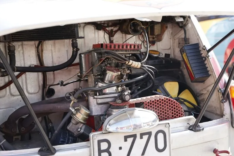 Foto 57 - M&aacute;s de un centenar de Seat 600 invaden la Plaza Mayor