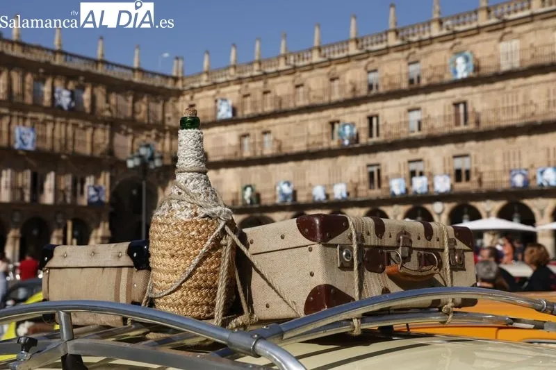 Foto 59 - M&aacute;s de un centenar de Seat 600 invaden la Plaza Mayor