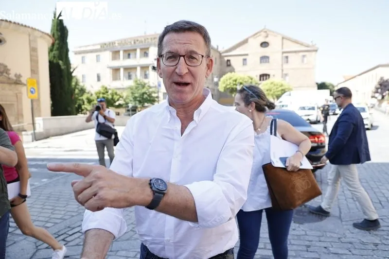 Foto 2 - Feij&oacute;o visita Salamanca e ironiza sobre S&aacute;nchez, como "gran presentador", y le pide que entreviste en sus "shows" a Irene Montero