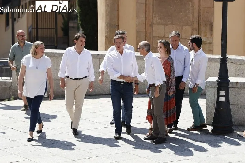 Foto 4 - Feij&oacute;o visita Salamanca e ironiza sobre S&aacute;nchez, como "gran presentador", y le pide que entreviste en sus "shows" a Irene Montero