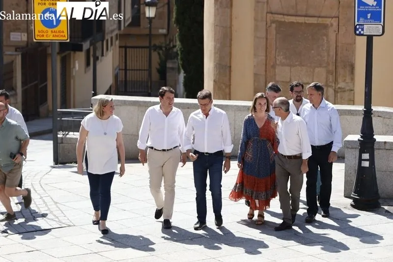 Foto 5 - Feij&oacute;o visita Salamanca e ironiza sobre S&aacute;nchez, como "gran presentador", y le pide que entreviste en sus "shows" a Irene Montero